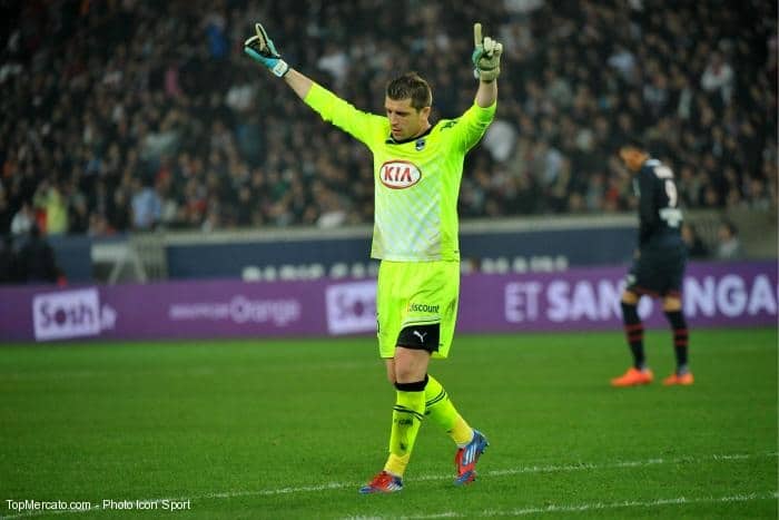 Bordeaux : Carrasso fracasse la goal-line technology