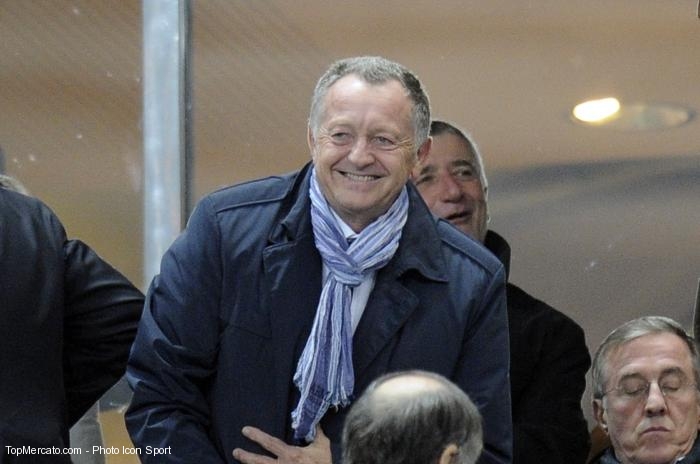 Aulas, le “Zorro” de l’Olympique Lyonnais sur Twitter