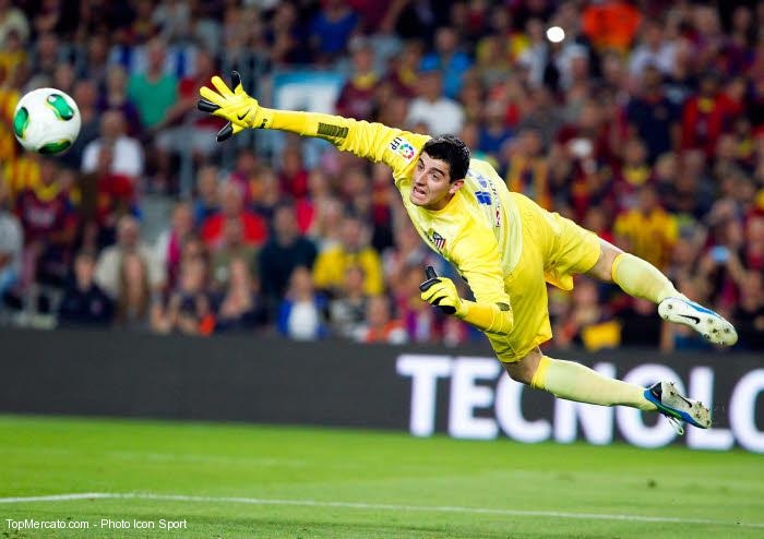 Real Madrid : Courtois déjà séduit ?