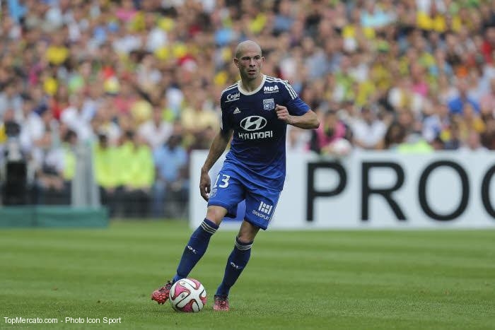 OL : Jallet, “Zlatan fait peur aux adversaires”