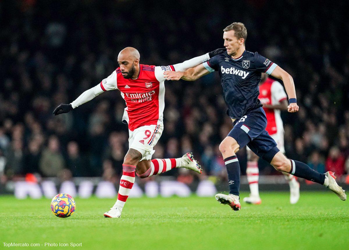 Alexandre Lacazette et Tomas Soucek, match Arsenal-West Ham United