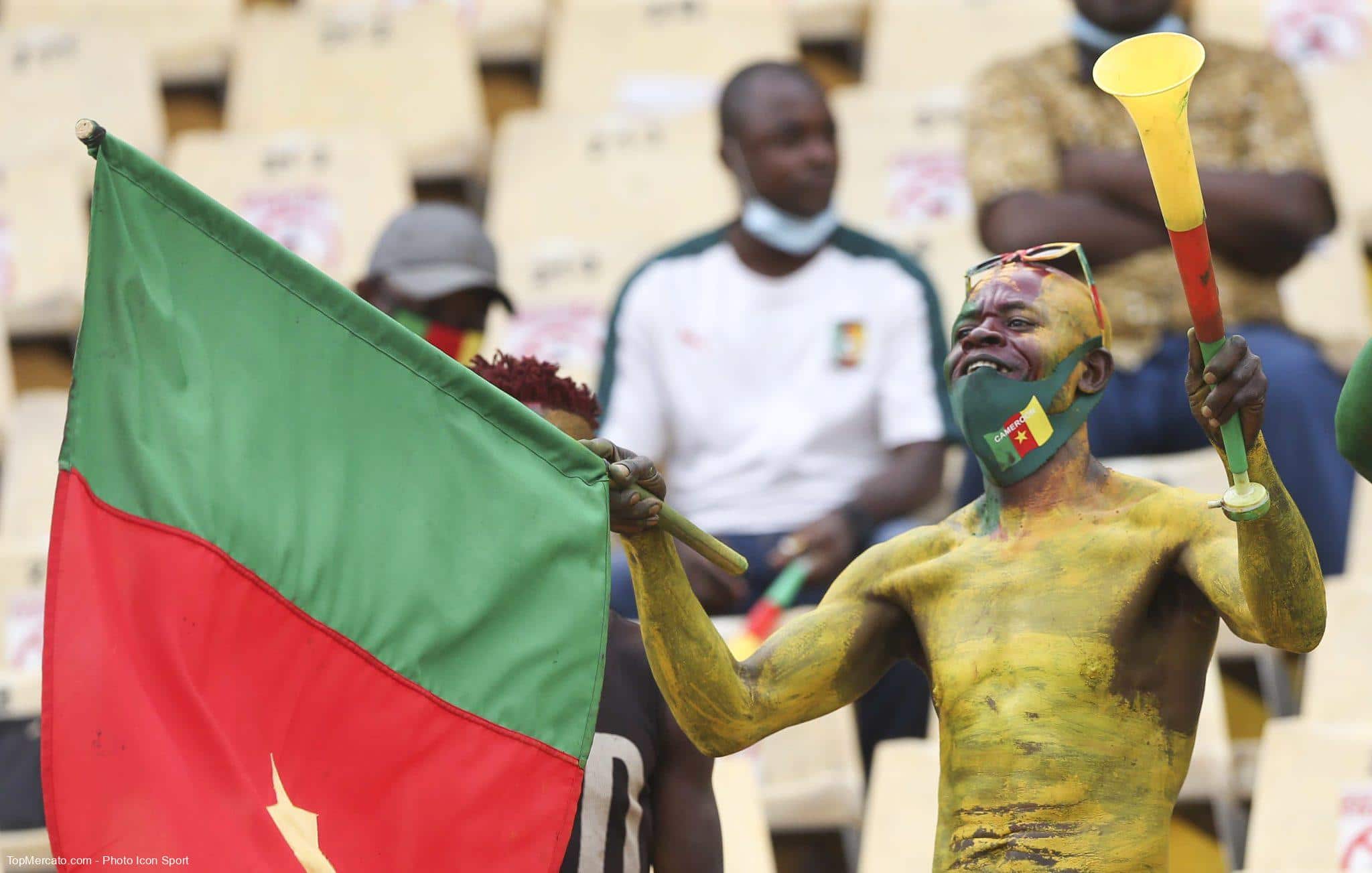 Quel coach français a reçu le surnom de Sorcier blanc puis blond durant son passage au Cameroun ?