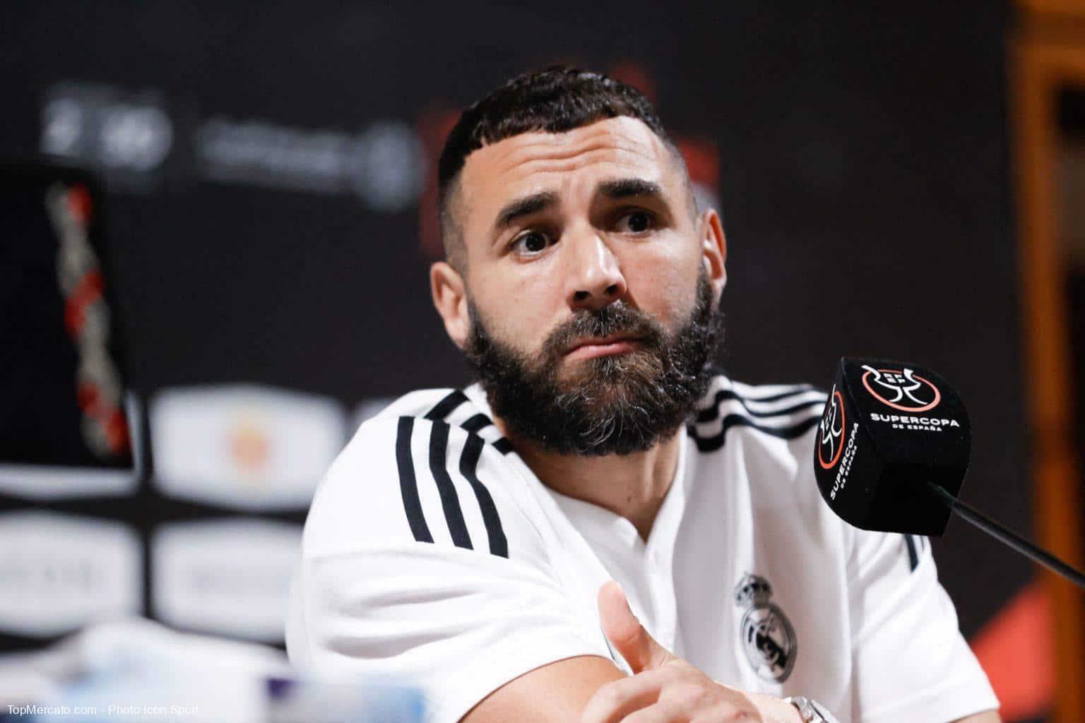 Mercato - Une offre de rêve pour Benzema : le Real Madrid sous pression