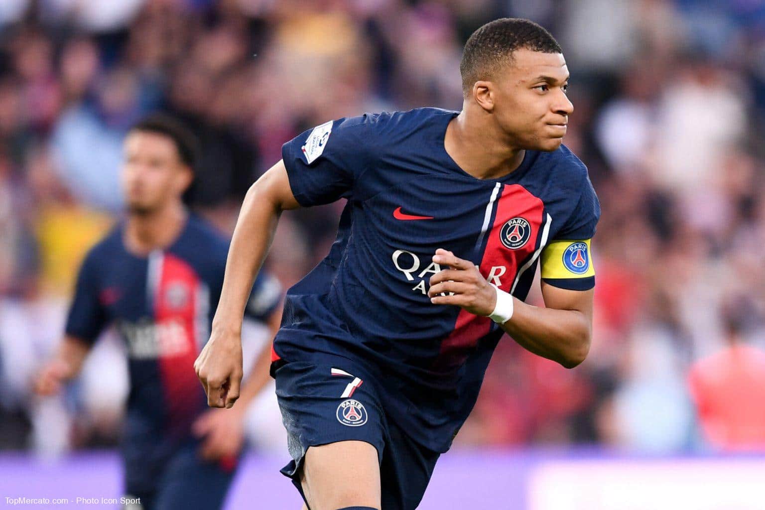 Mercato - Énorme bombe au PSG : Mbappé écarté !