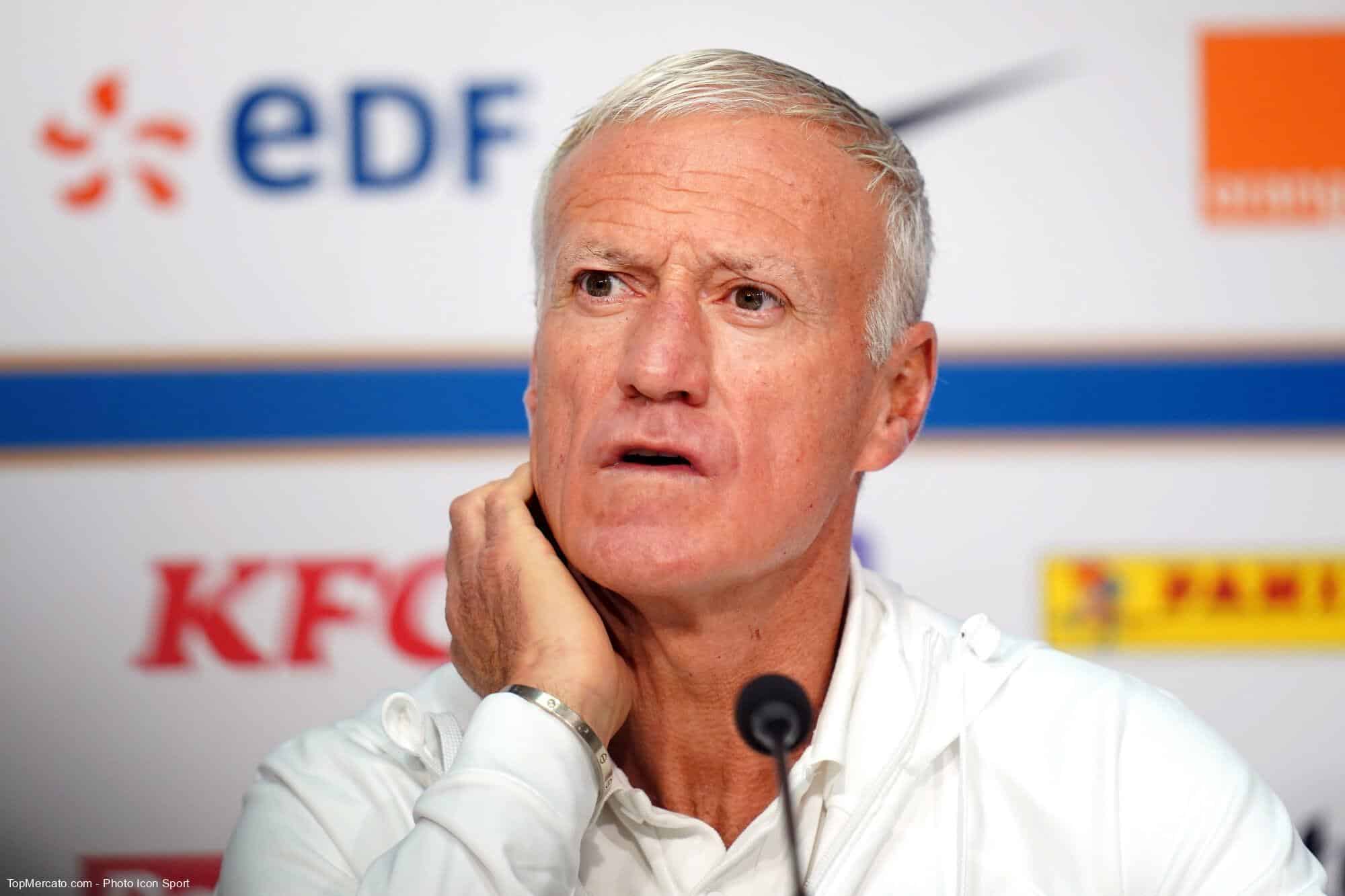 Quel Français n’a jamais participé à une grande compétition avec les Bleus, tout en étant réserviste pour trois tournois majeurs – Coupes du monde 2014 et 2018, Euro 2016 -, constituant un record ?
