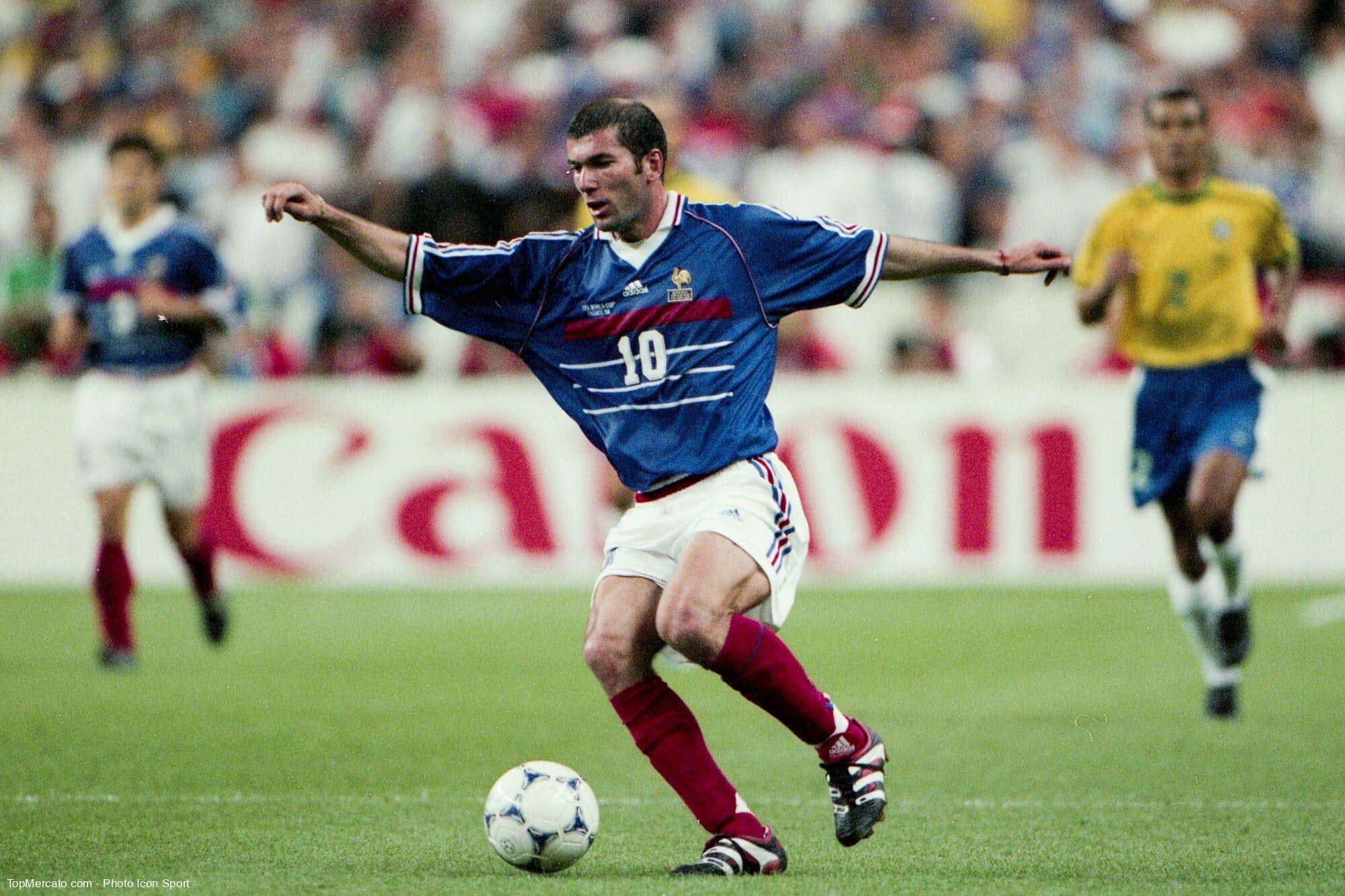 Quelle anecdote sur le Ballon d’or et Zinédine Zidane est FAUSSE ?