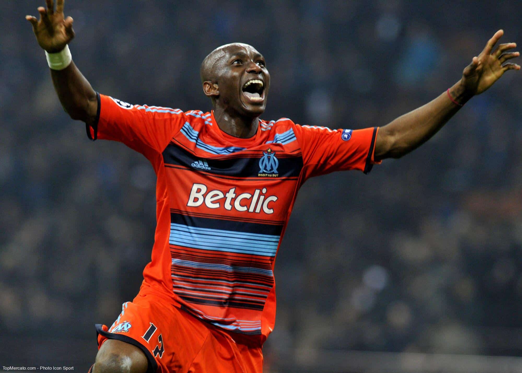 Après un passage remarqué à l’OM, dans quel club de L1 Stéphane Mbia a joué brièvement (5 matchs), entre deux aventures chinoises ?