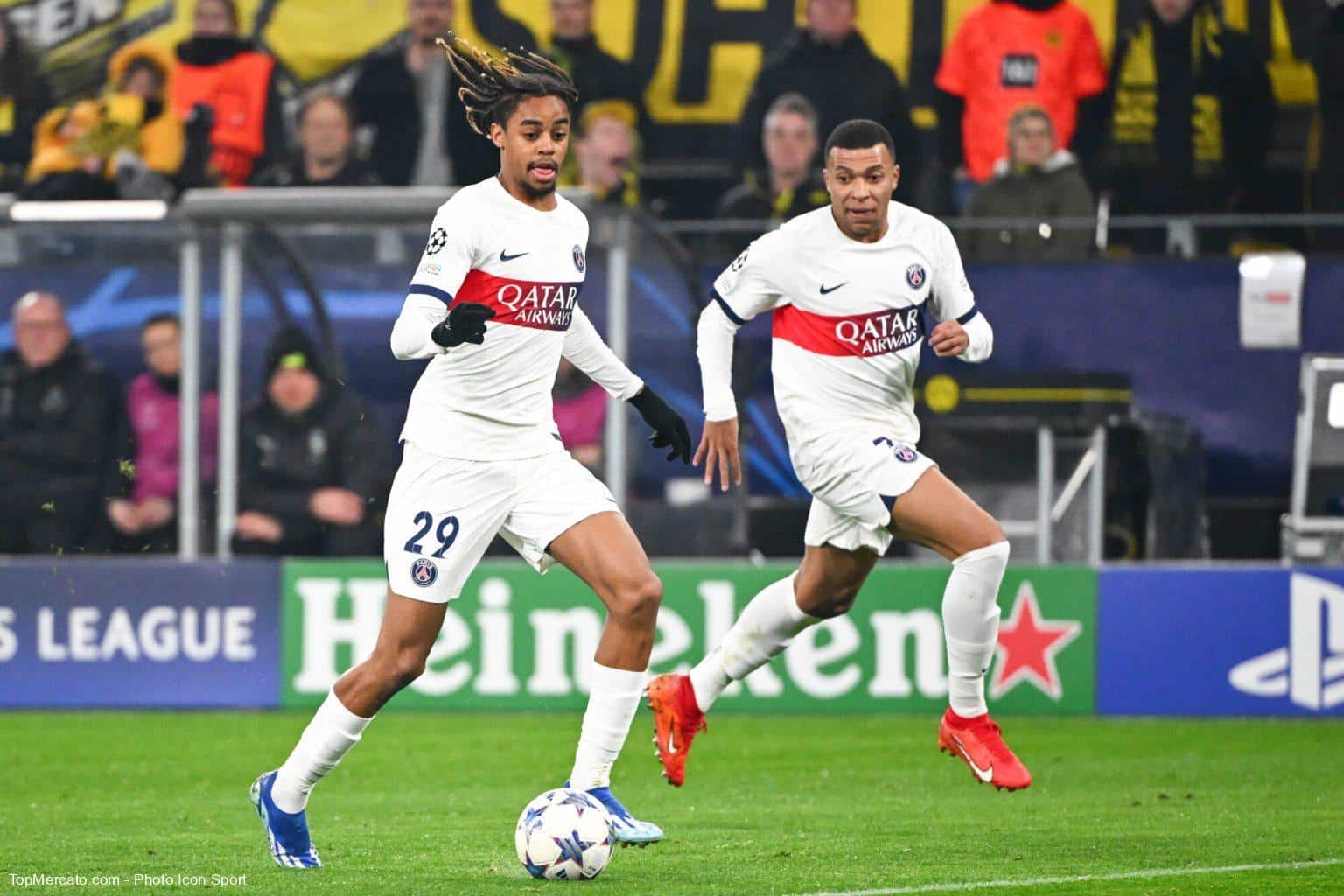 PSG : “C’est exceptionnel de jouer avec lui”, Barcola se lâche sur Mbappé