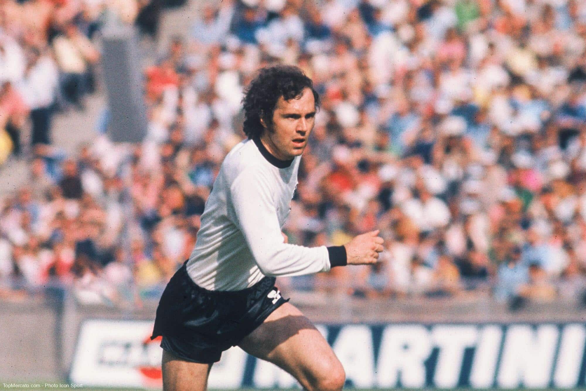 Dans quel club allemand autre que le Bayern Munich Franz Beckenbauer a-t-il joué deux saisons, de 1980 à 1982 ?