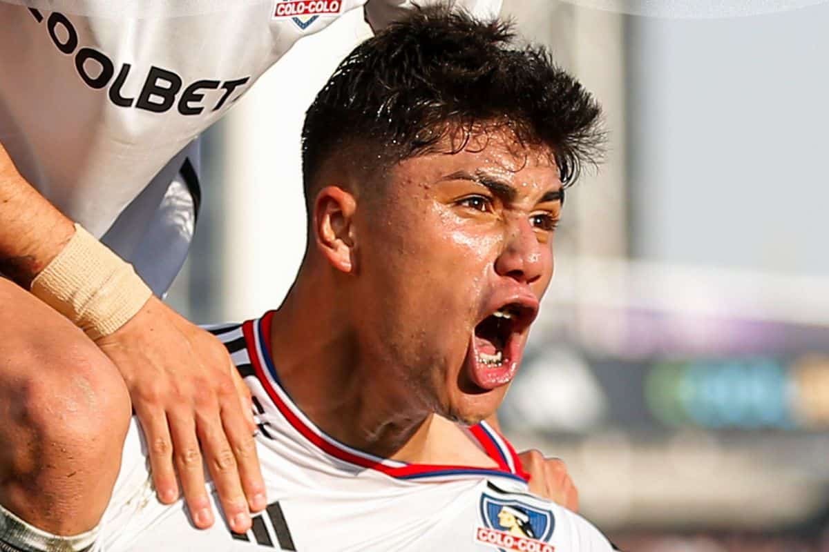 Damián Pizarro celebrando en Colo-Colo