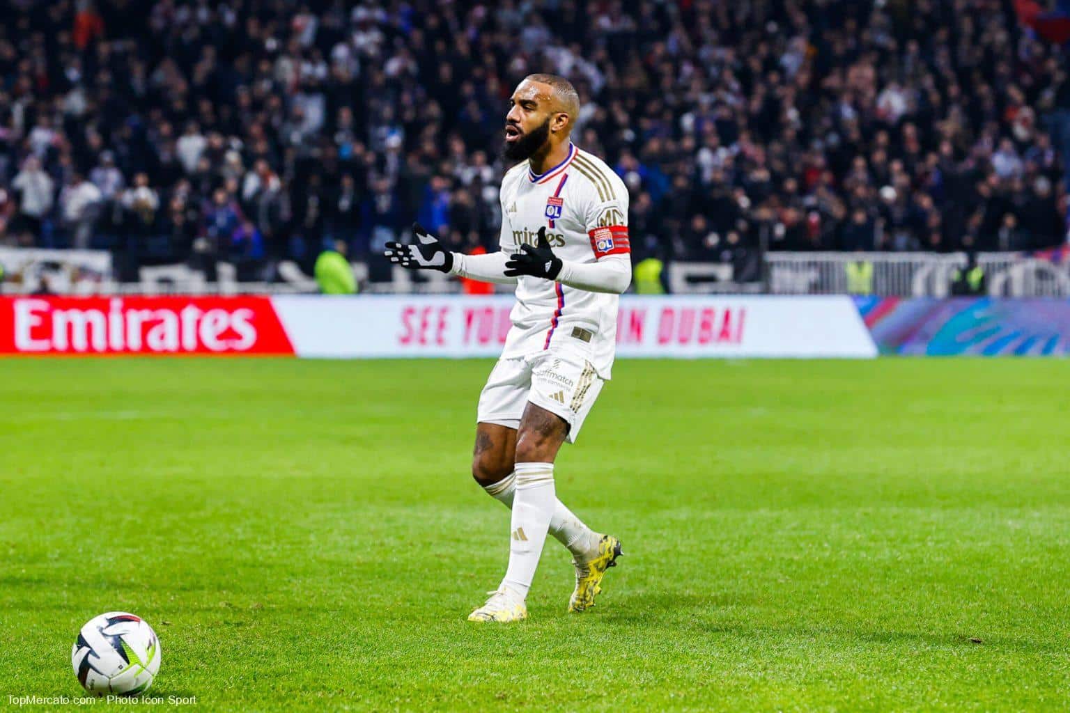 Equipe de France : Lacazette ignoré, Deschamps se justifie
