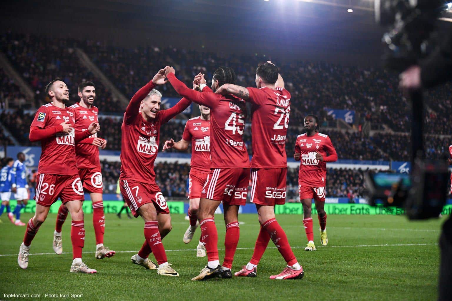 Match Brest-Real Madrid : Engouement populaire pour cette rencontre historique!