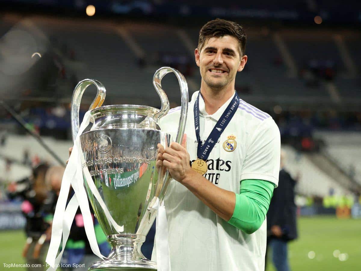 Thibaut Courtois, uno de los mejores arqueros del mundo, festejando una Champions League con el Real Madrid