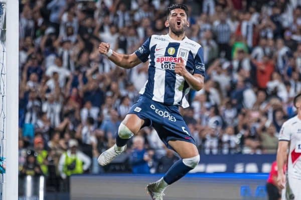 Carlos Zambrano marcó dos goles en la temporada 2023
