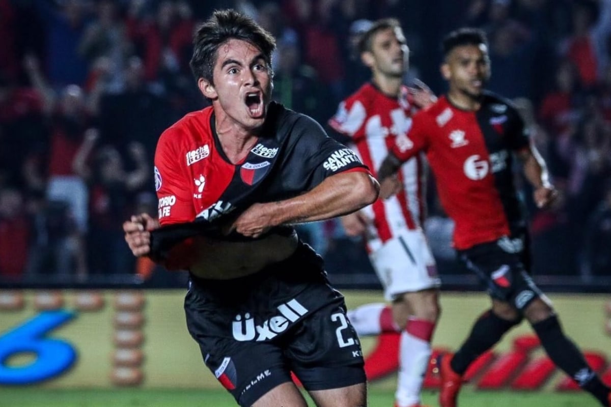 Braian Galván con la camiseta de Colón de Santa Fe