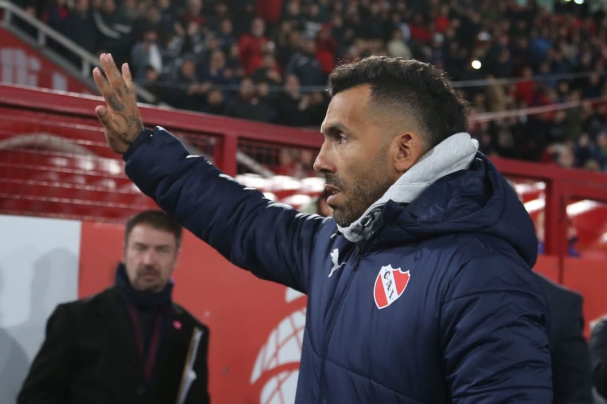Carlos Tévez cuenta con el apoyo de Ricardo Bochini