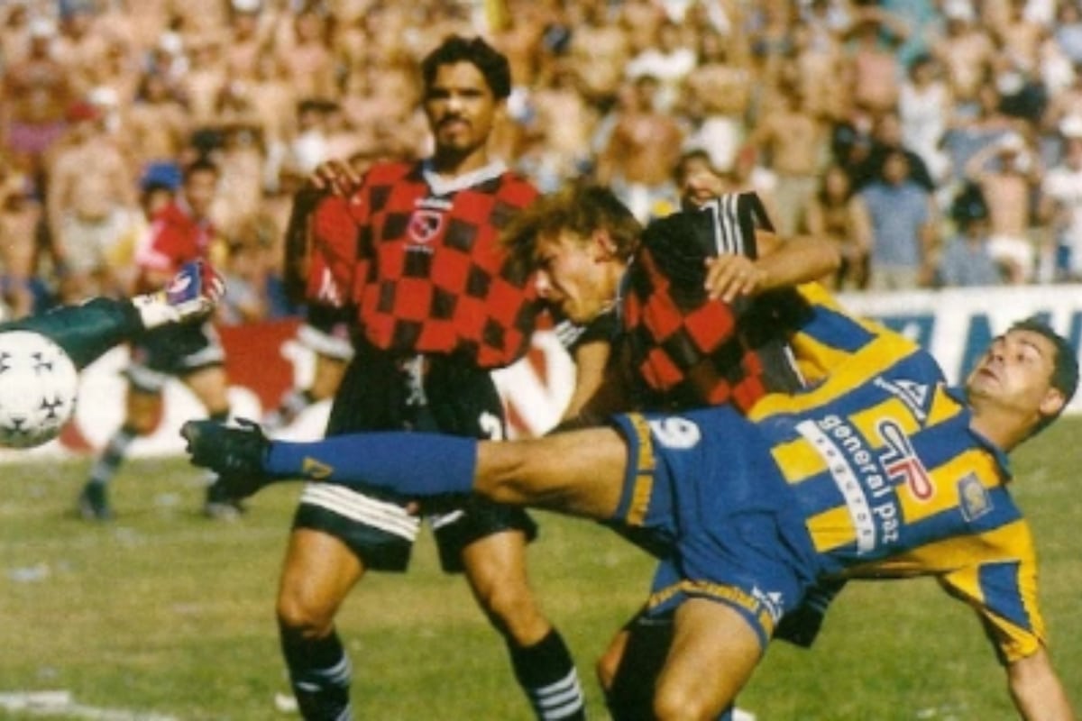 Rubén "Polillita" Da Silva, el autor del primer gol en aquel clásico rosariono de 1997