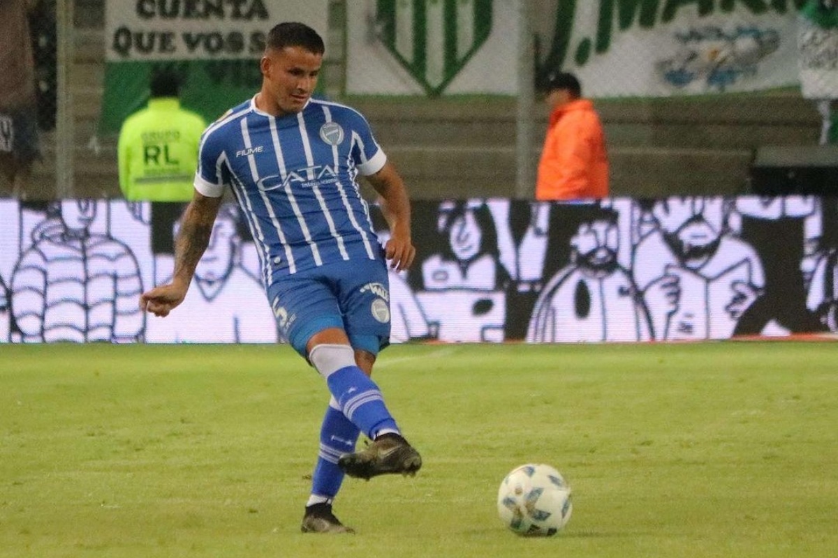 Cristian Núñez con la camiseta de Godoy Cruz