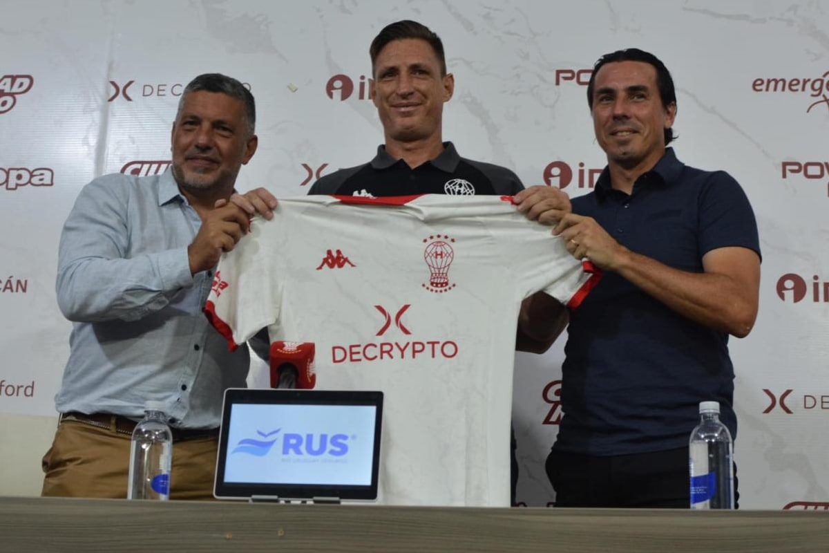 Facundo Sava podría ser despedido como DT de Huracán