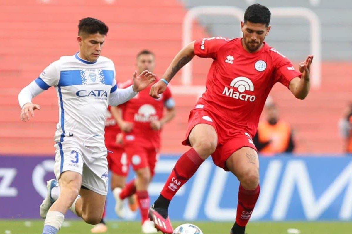 Godoy Cruz y Belgrano, en un partido de Copa de la Liga 2023