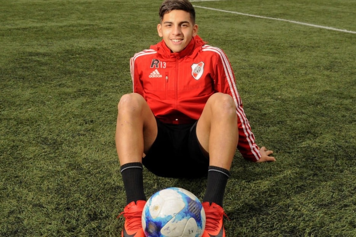 Hernán López Muñoz con la indumentaria de River Plate