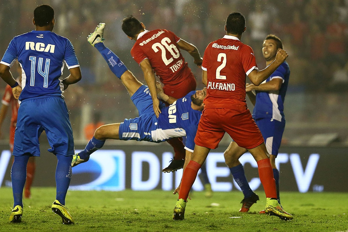 La chilena de Lisandro López para el 1-1 ante Independiente en 2016