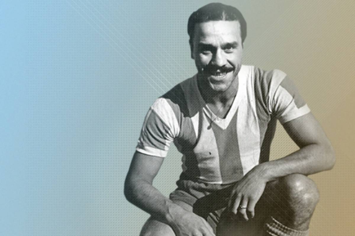José Manuel Moreno posa con la camiseta de la Selección Argentina