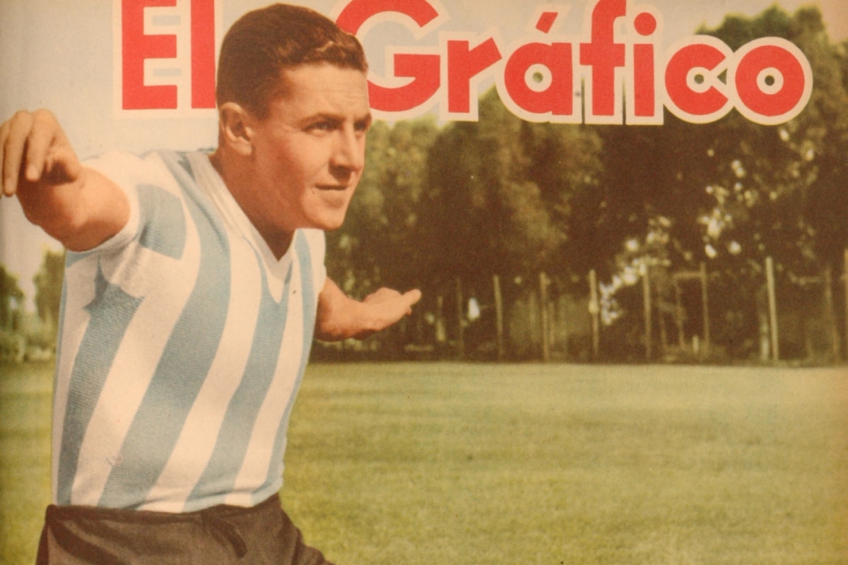 Llamil Simes con la camiseta de Racing Club