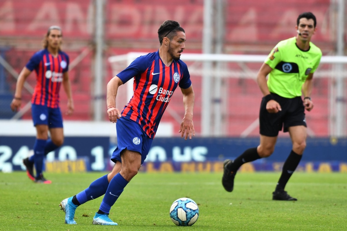 Matías Palacios en uno de sus pocos partidos en la primera de San Lorenzo
