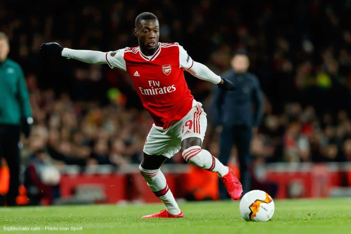 Nicolas Pepé jugando para el Arsenal