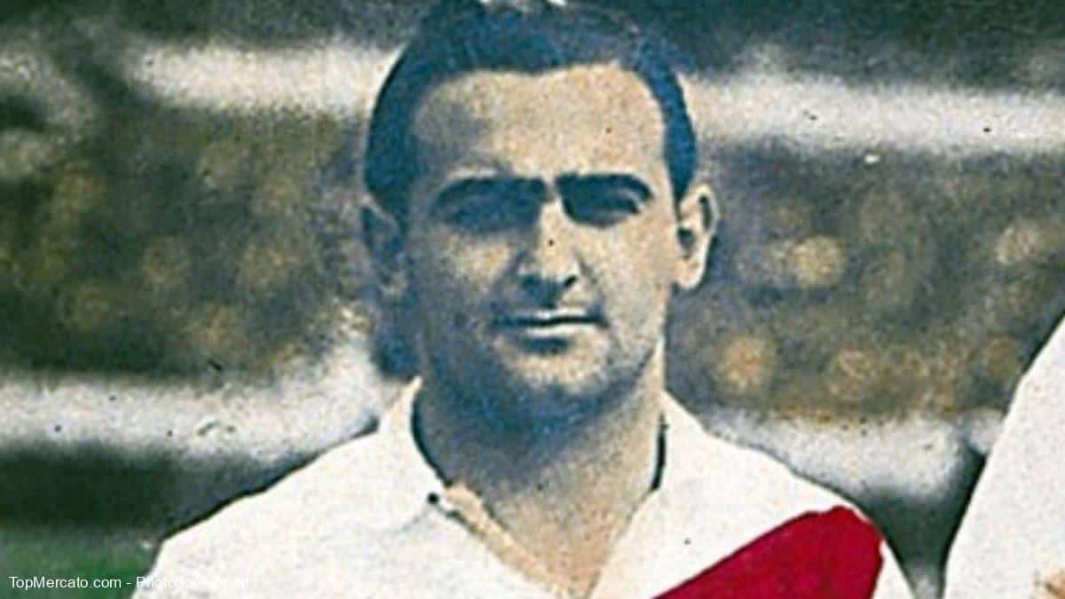Norberto Yácono con la camiseta de River Plate