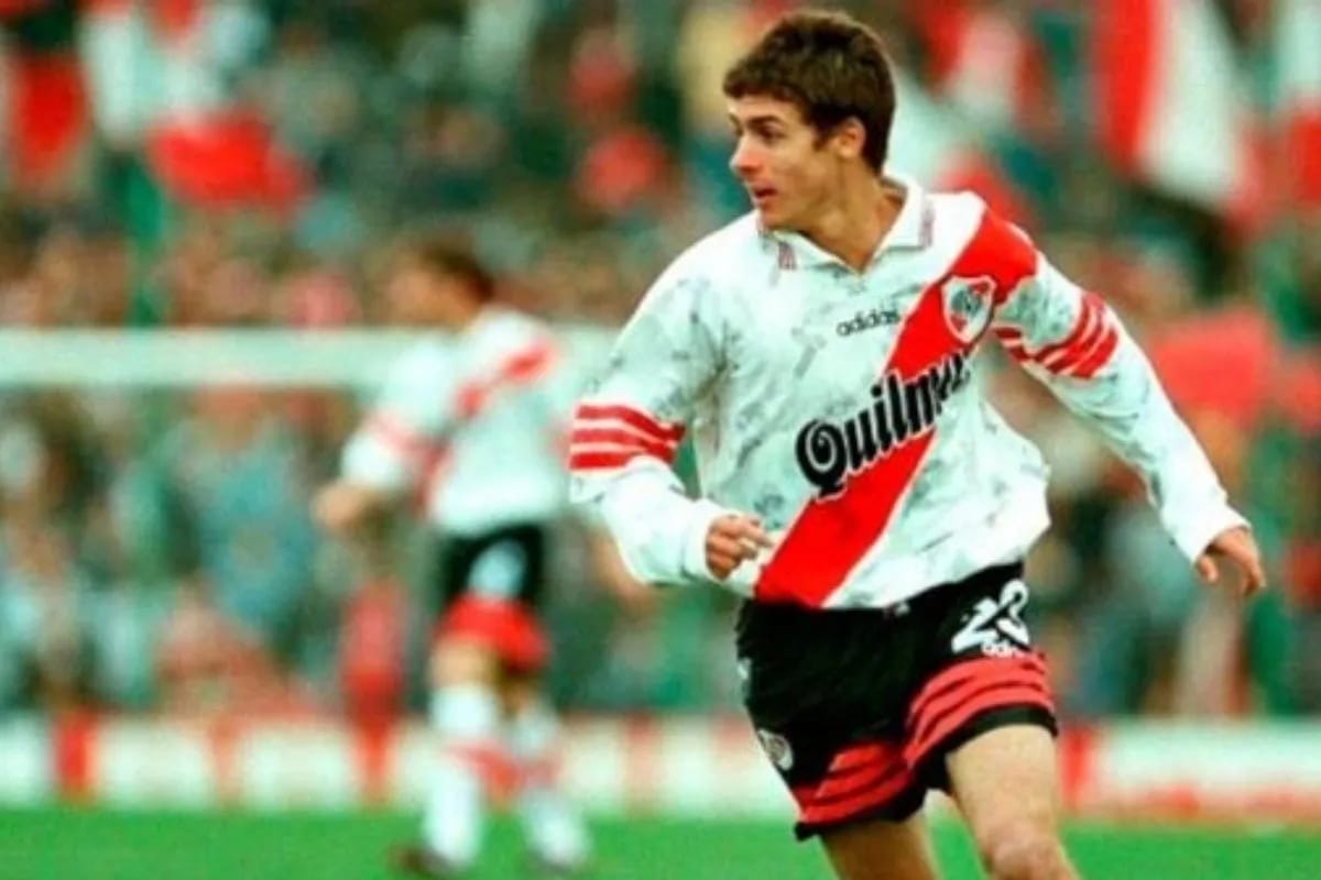 Pablo Aimar debutó en un Superclásico dando una asistencia