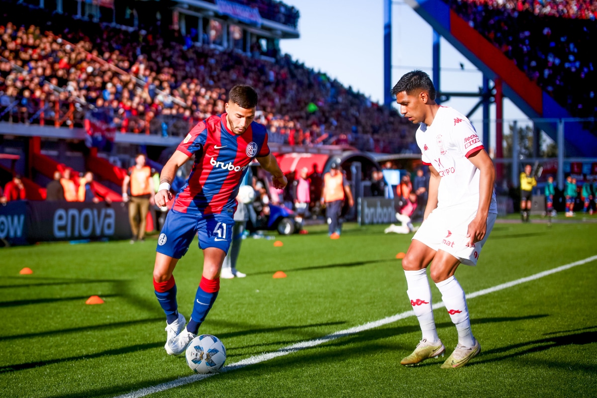 Huracán recibe a San Lorenzo en el Tomás Adolfo Ducó