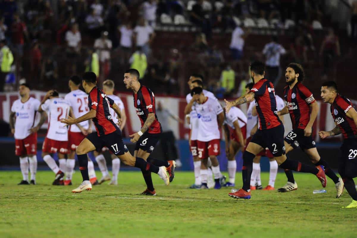 San Lorenzo lidera el historial ante Huracán