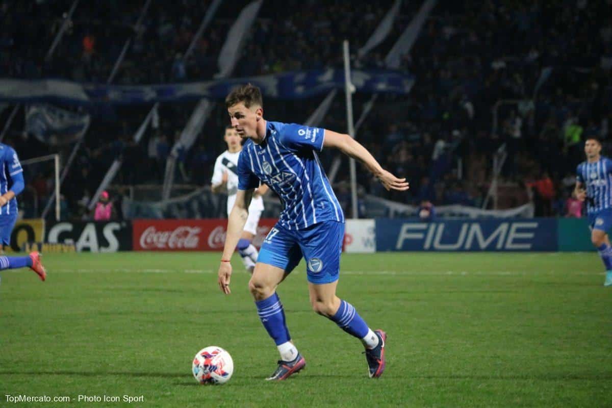 Tadeo Allende jugando en Godoy Cruz Antonio Tomba