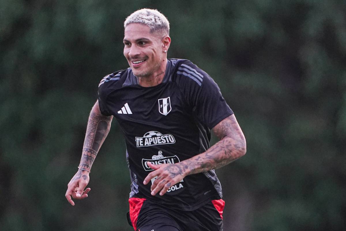 Paolo Guerrero se mostró feliz en entrenamientos