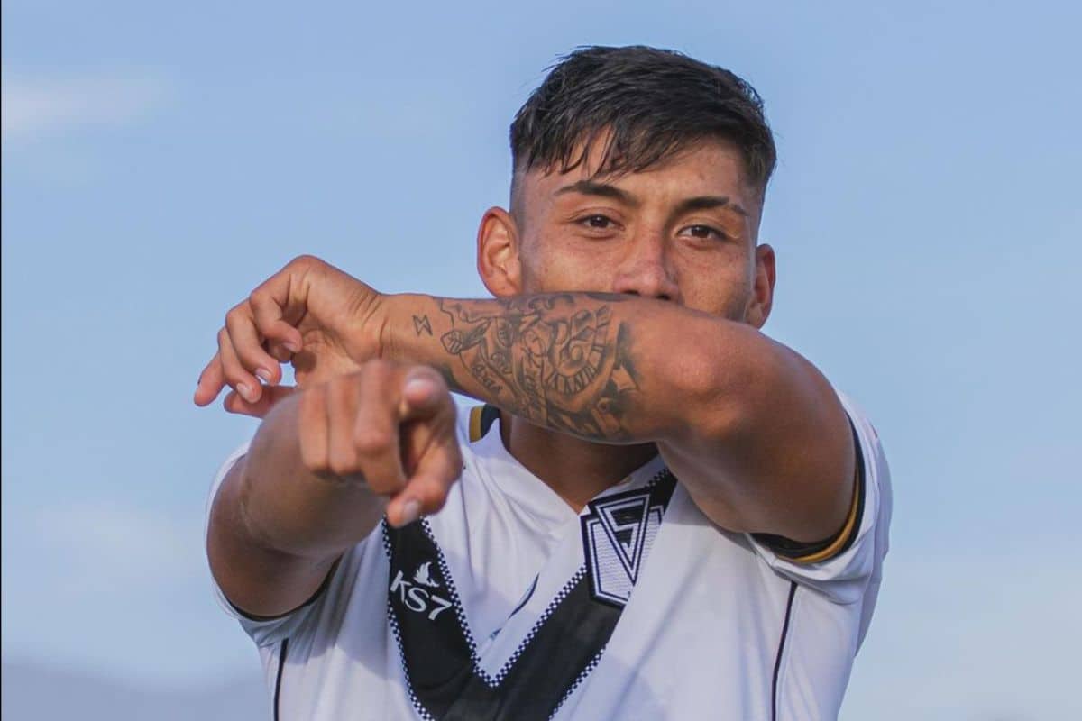 Richard Paredes celebrando