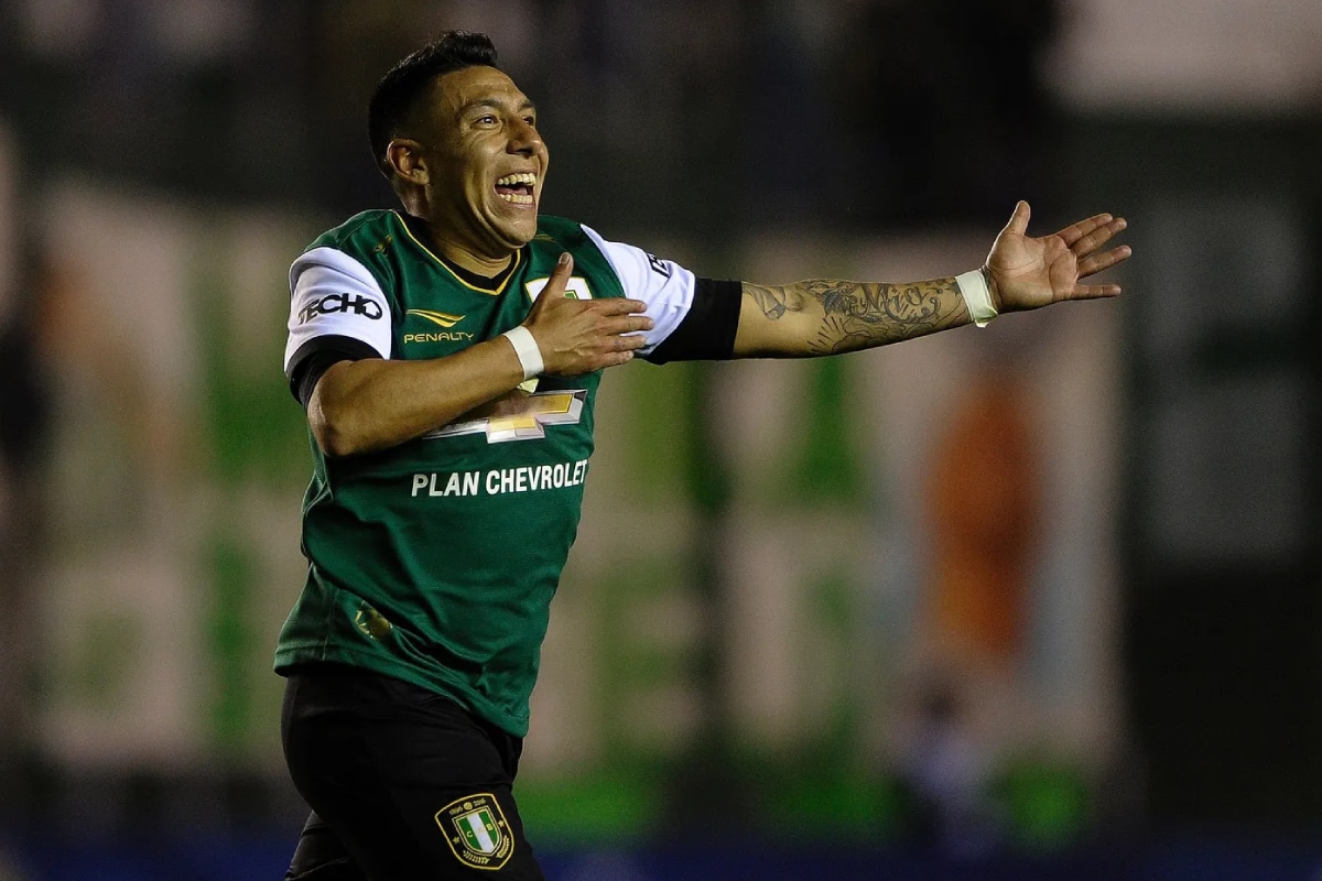 Brian Sarmiento con la camiseta de Banfield en 2017