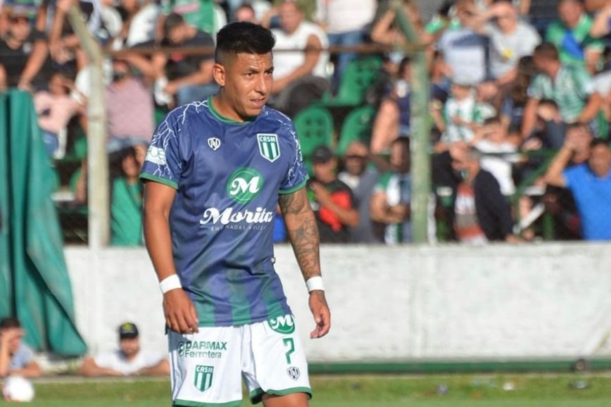 Brian Sarmiento jugando para San Miguel