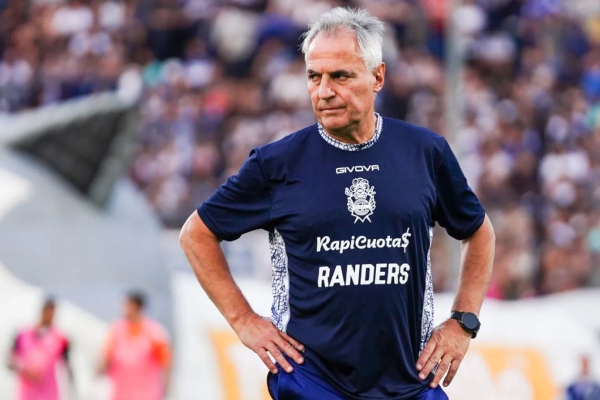 Leonardo Madelón, obligado a ganarle a Barracas Central