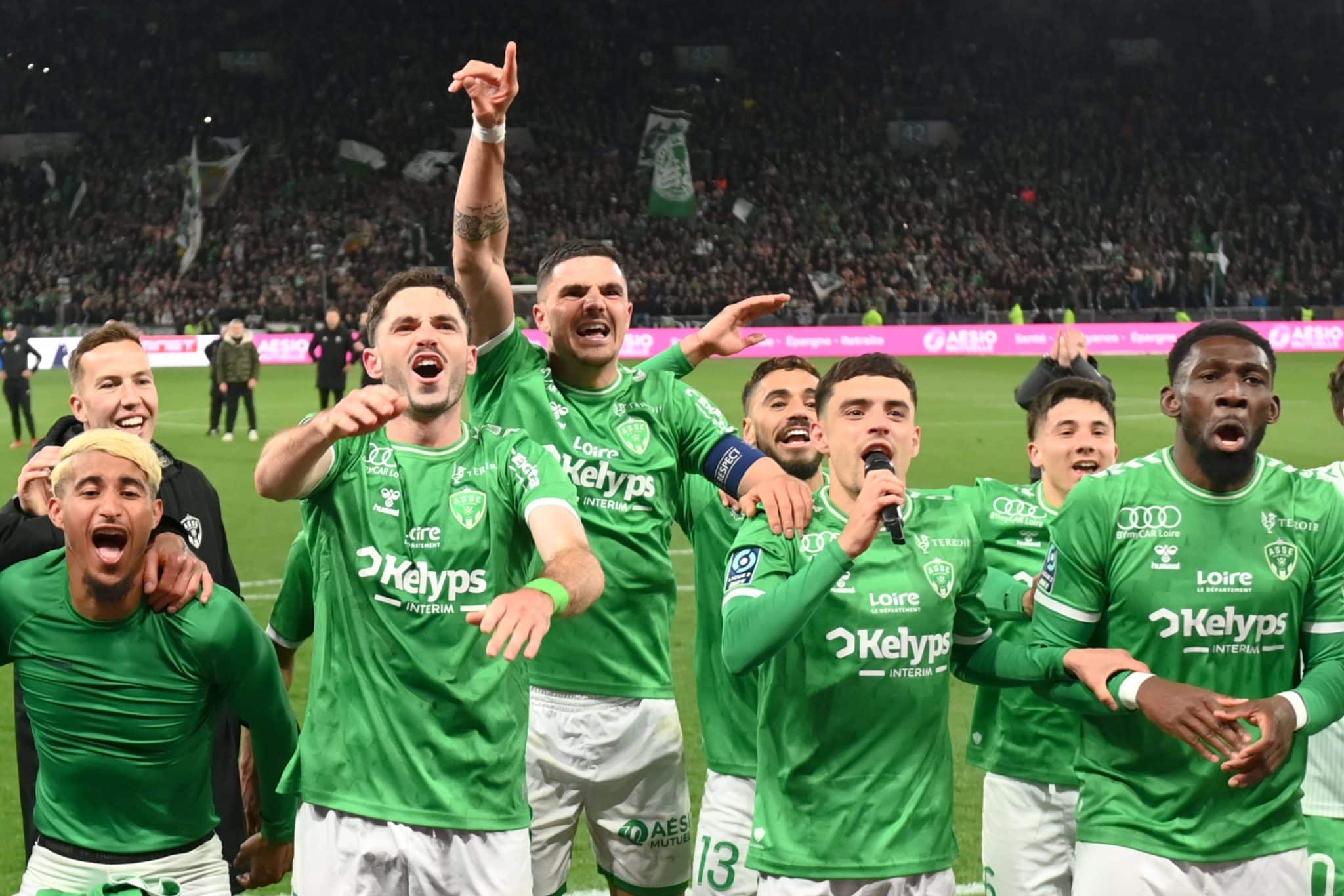 En mars 2024, quelle star hollywoodienne a confié que l’ASSE était bien la “plus grande équipe d’Europe” ?