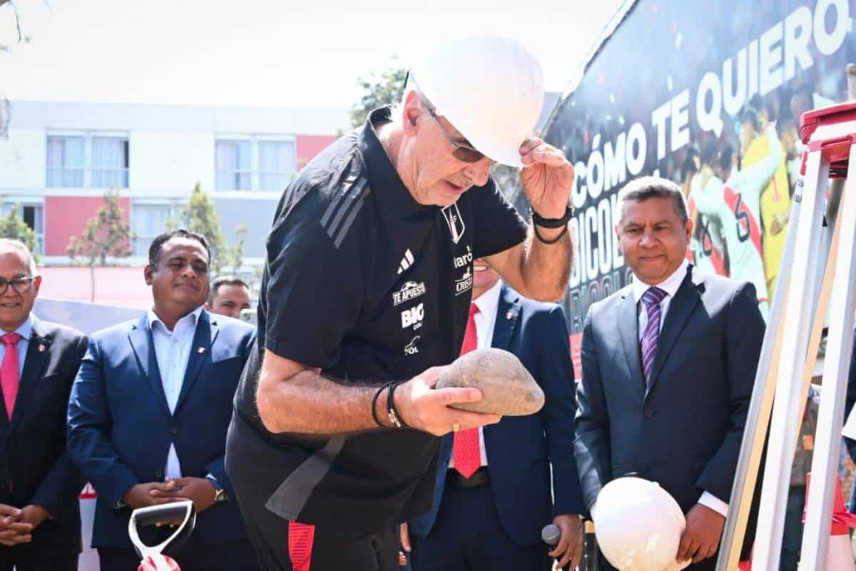 El técnico, Jorge Fossati, también dijo presente