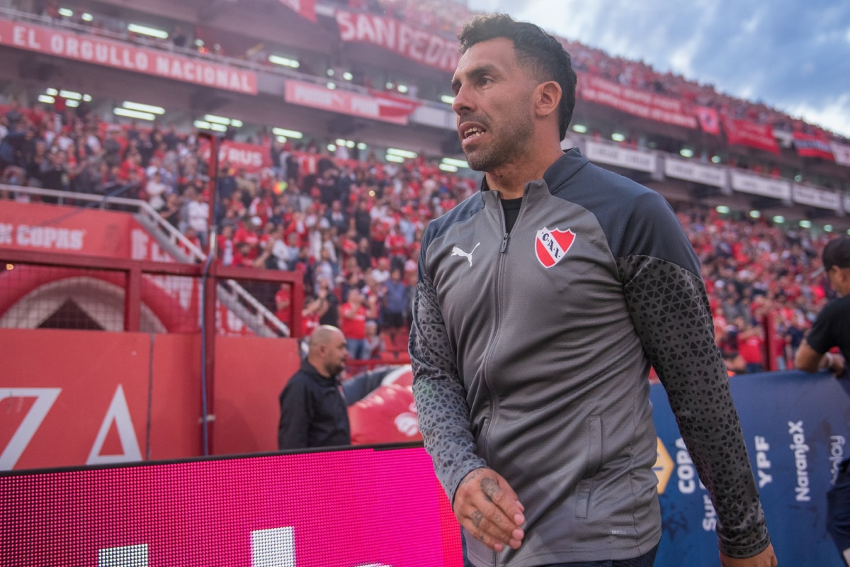 Carlos Tévez definirá su futuro en las próximas horas