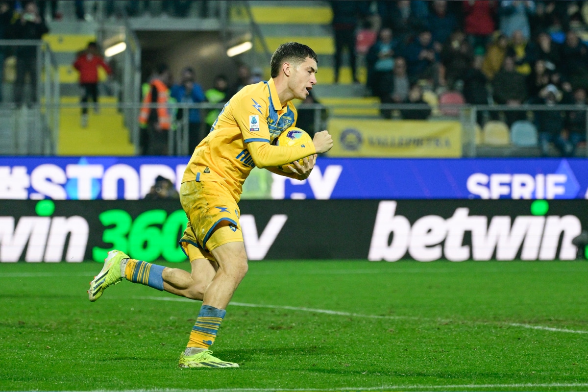 Matías Soulé con la camiseta de Frosinone