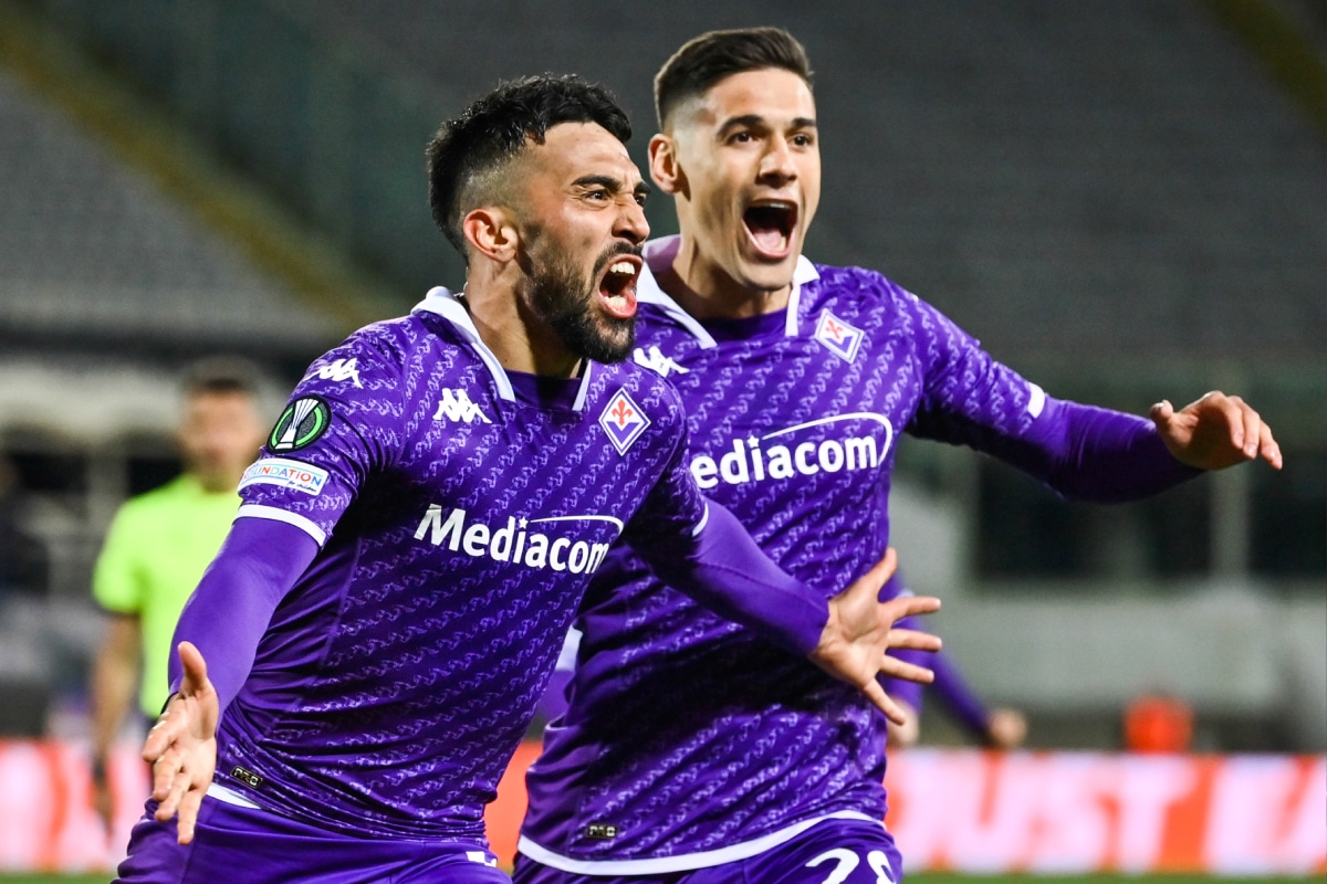 Nicolás González festejando un gol con Fiorentina