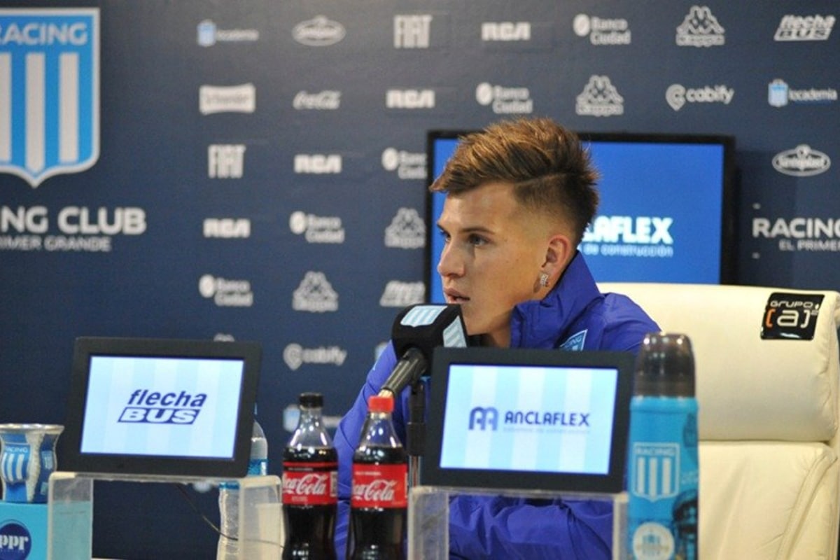 Nicolás Reniero en conferencia de prensa de Racing