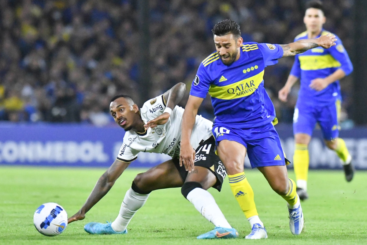 Eduardo Salvio con la camiseta de Boca Juniors
