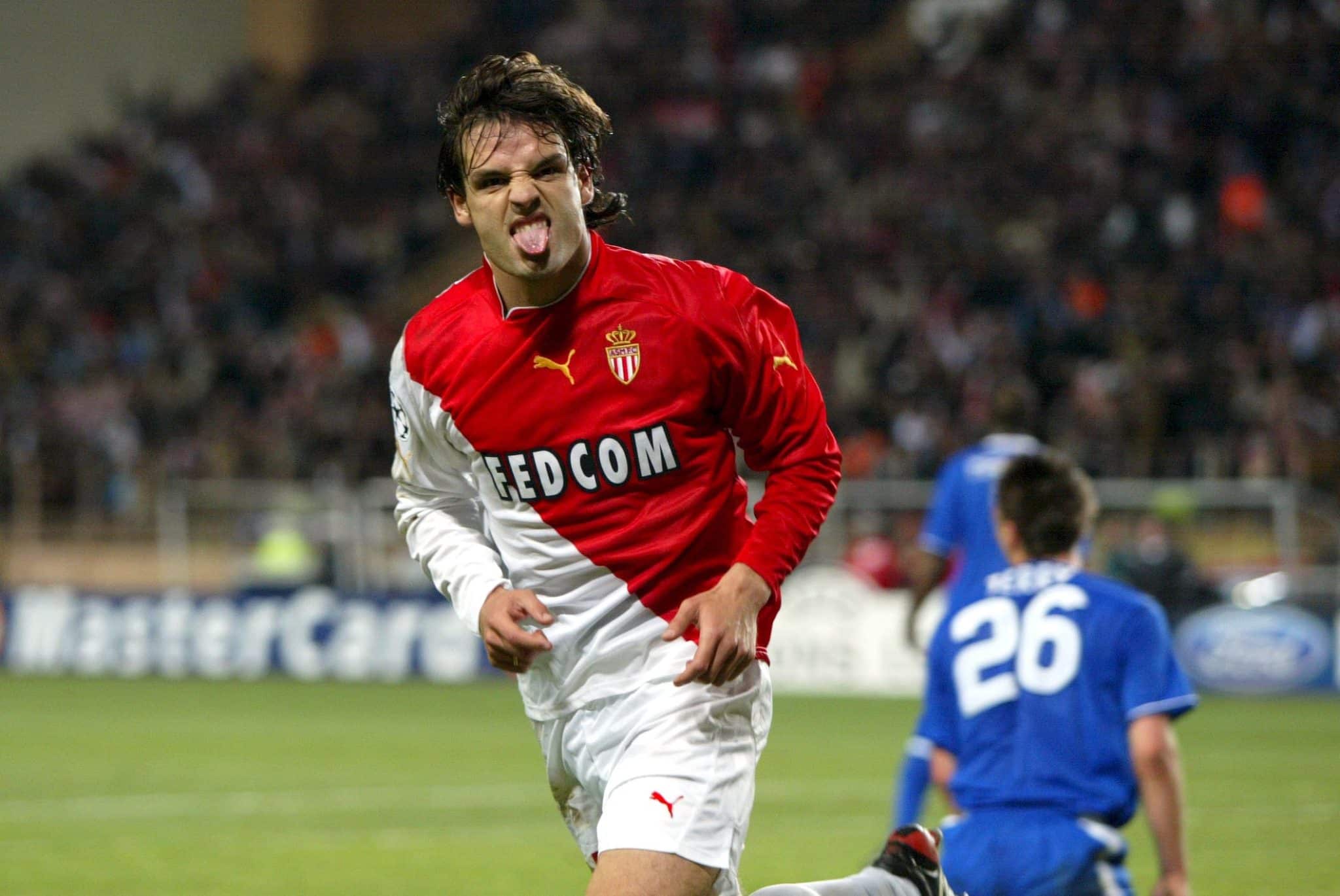 En demi-finale aller de la Ligue des Champions 2003-2004, quel joueur de l’AS Monaco a reçu un carton rouge pour avoir donné une tape derrière la tête au milieu français de Chelsea, Claude Makélélé ?