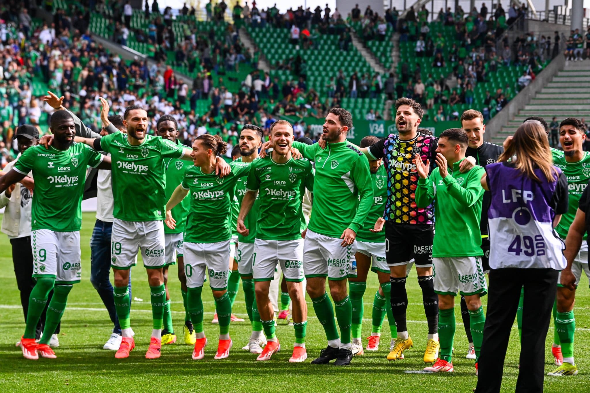 Quel Stéphanois a inscrit le plus beau but de la saison en L2 selon les Trophées UNFP ?