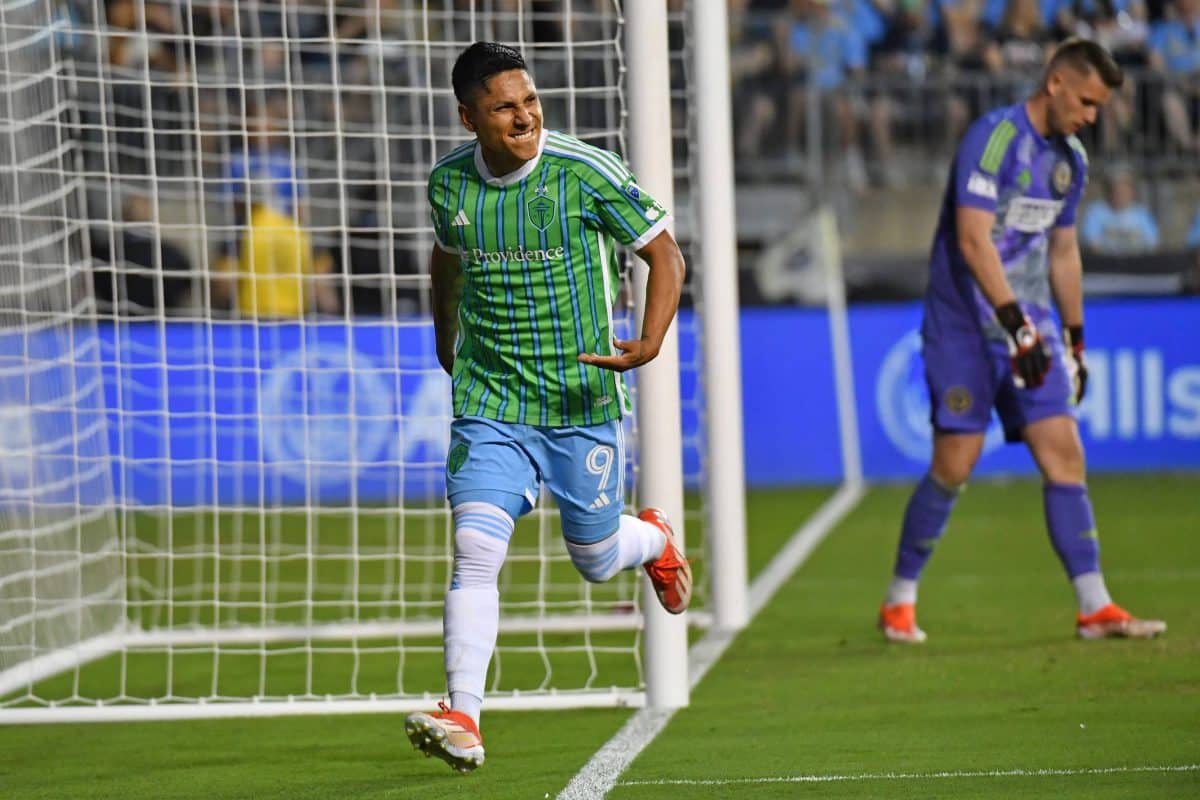 Raúl Ruidíaz tiene contrato hasta fines del 2024